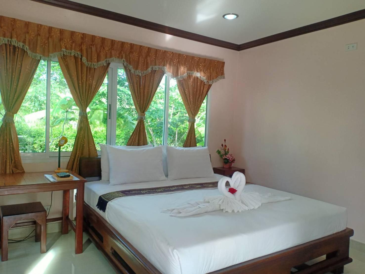 Samut Songkhram Capital O 75415 Nanthachart Riverview Resort מראה חיצוני תמונה